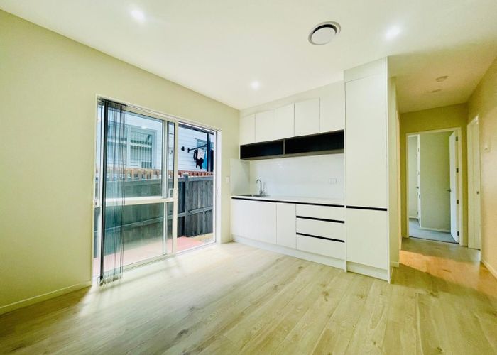  at Granny/2 Whakahoki Road, Flat Bush, Manukau City, Auckland