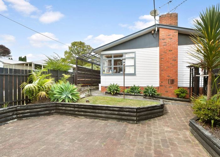  at 94 Godley Road, Green Bay, Auckland