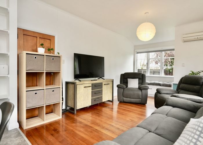  at 6 Nathan Place, West End, Palmerston North