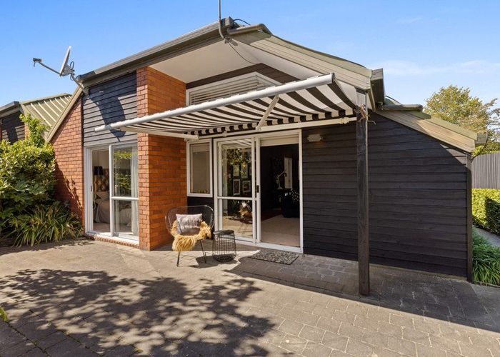  at 3/93 Aikmans Road, Merivale, Christchurch City, Canterbury