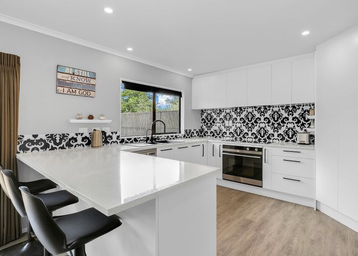  at 62 View Ridge Drive, Ranui, Auckland