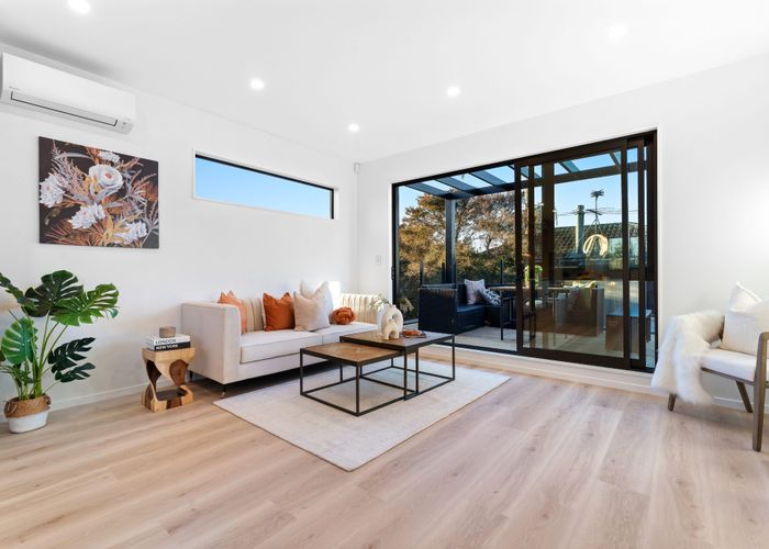  at 73 Wiseley Road, West Harbour, Waitakere City, Auckland