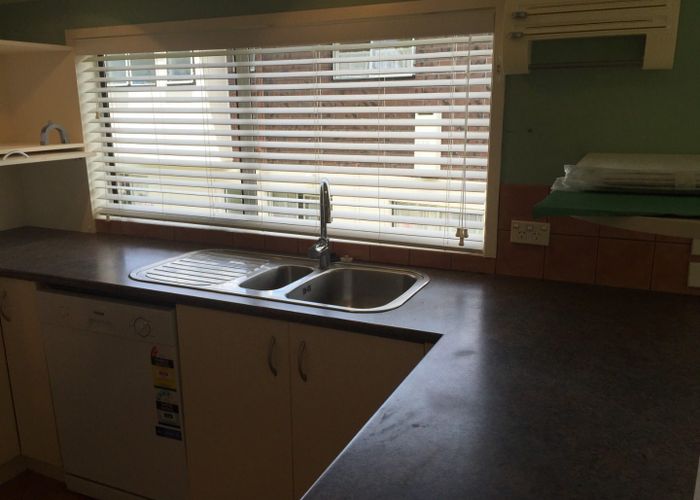  at 28 Weetman Drive, Browns Bay, North Shore City, Auckland