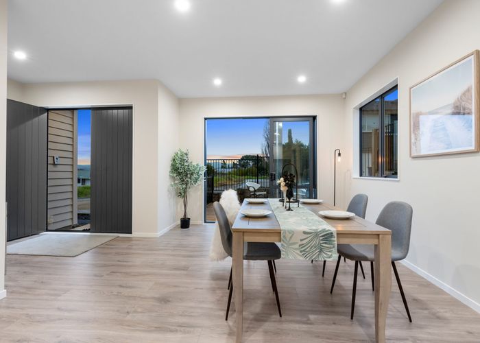  at 4 Ambrosia Avenue, Henderson, Waitakere City, Auckland