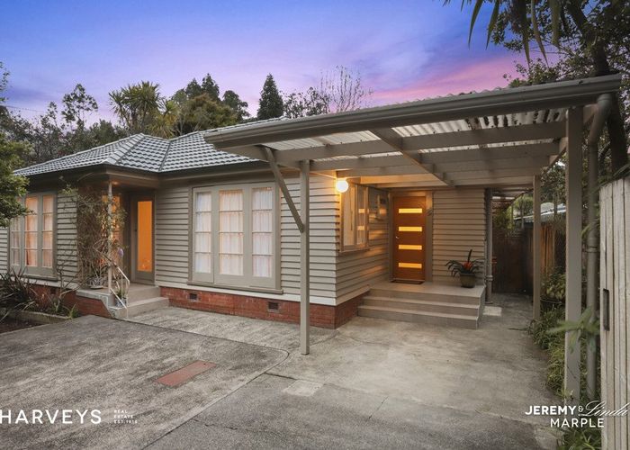  at 27 Hollywood Avenue, Titirangi, Auckland