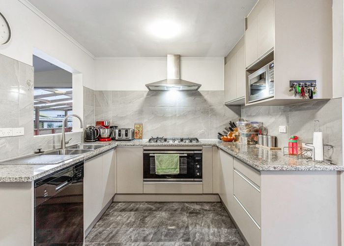  at 13 Redwood drive, Massey, Waitakere City, Auckland