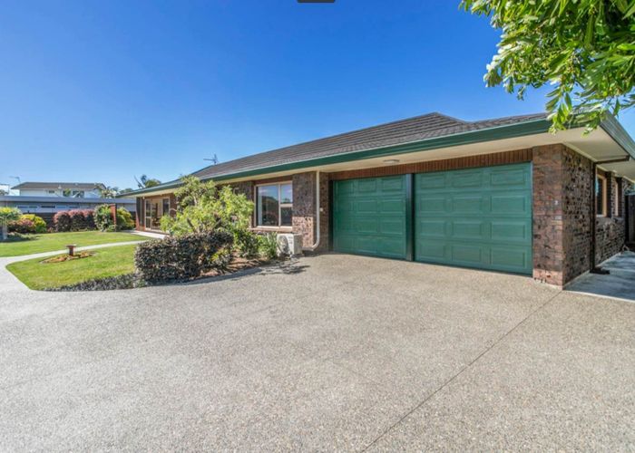  at 21 Bramley Drive, Farm Cove, Manukau City, Auckland