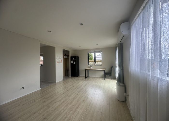  at 27/22 Northcross Drive, Northcross, North Shore City, Auckland
