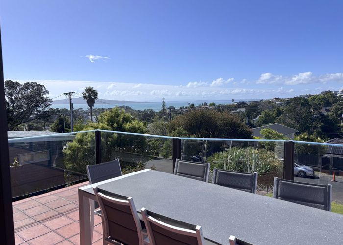  at 2/21 Peter Terrace, Castor Bay, Auckland