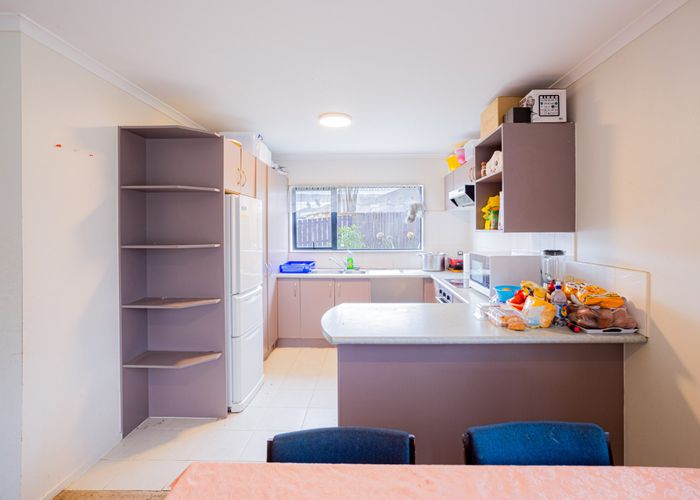  at 8 Orrell Place, Mangere, Auckland