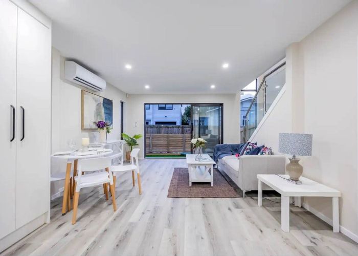  at 4/6 Vine Street, Mangere East, Manukau City, Auckland