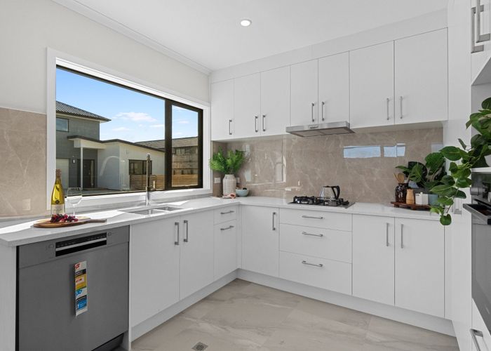  at 2/10 Ekara Road, Flagstaff, Hamilton