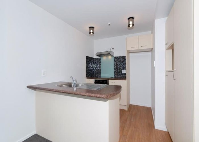  at 82 Mountain Road, Epsom, Auckland