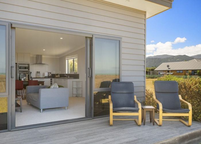  at 27 Ocean View Crescent, Rārangi, Rarangi