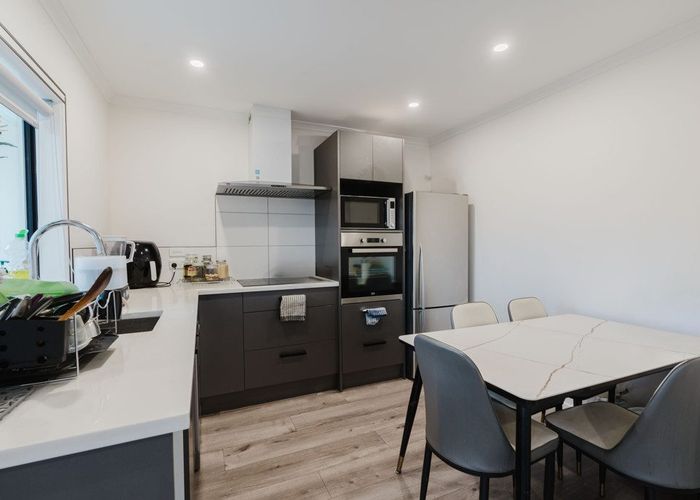  at 2/70 Cameron Road, Hamilton East, Hamilton, Waikato