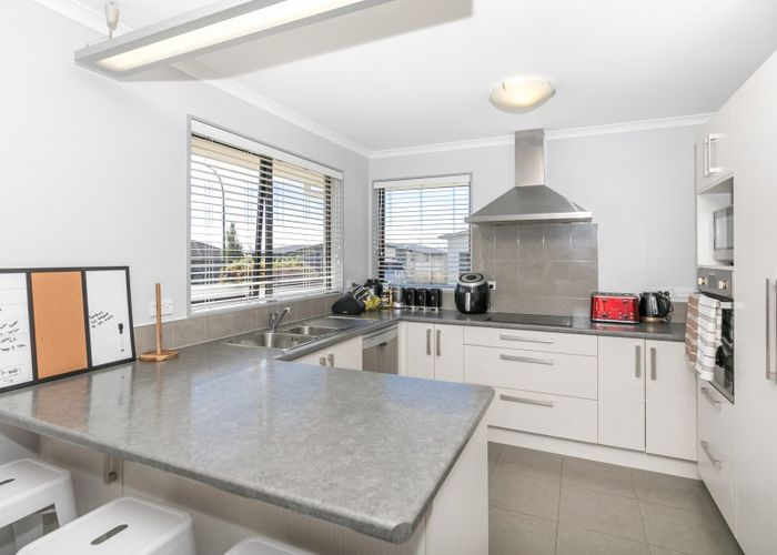  at 12 Ruske Place, Grandview Heights, Hamilton