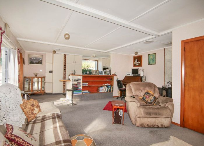  at 2 Mcgill Street, Waimangaroa
