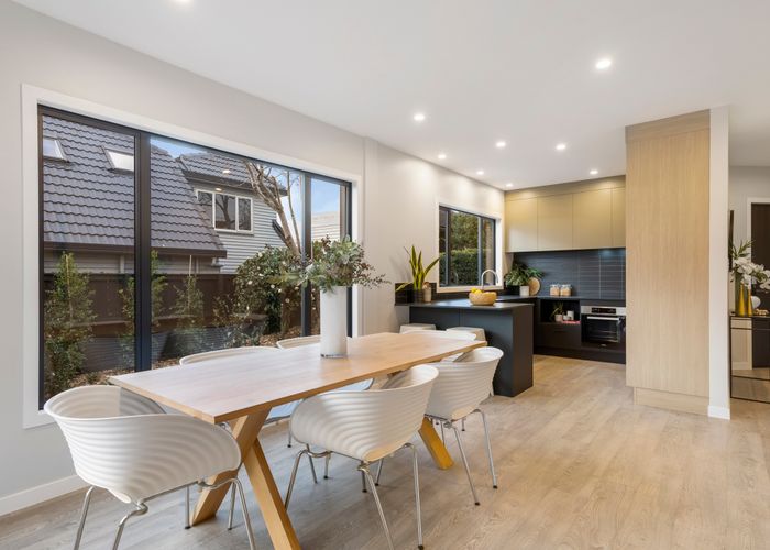  at 12B Temple Street, Meadowbank, Auckland