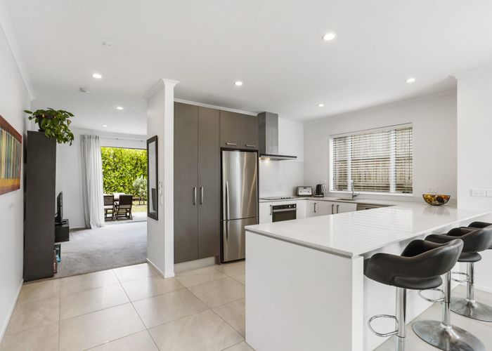  at 17 William Wallbank Crescent, Swanson, Auckland