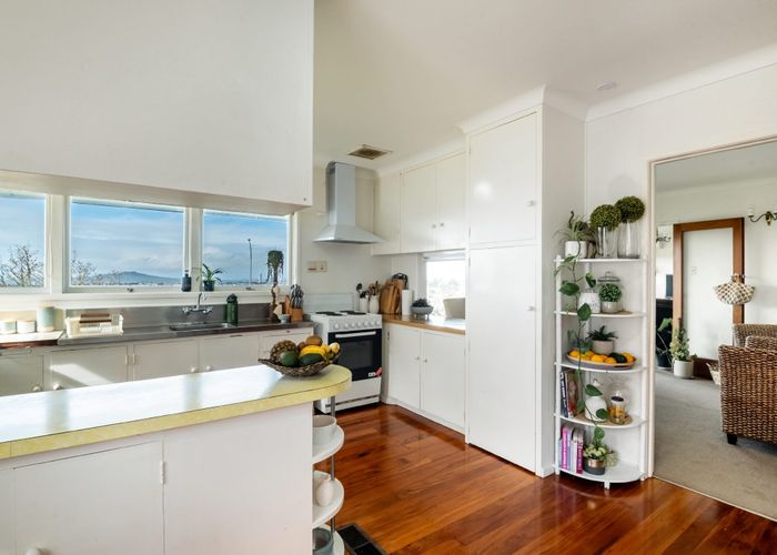  at 520 Glenfield Road, Glenfield, North Shore City, Auckland