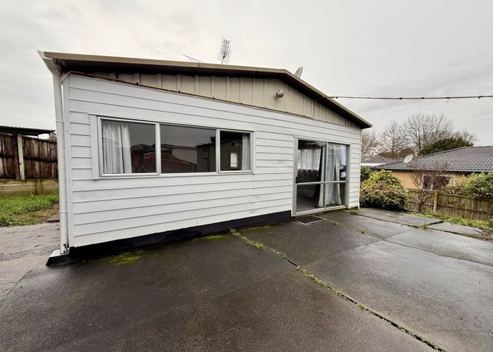  at 9 Holborn Place, Papatoetoe, Auckland