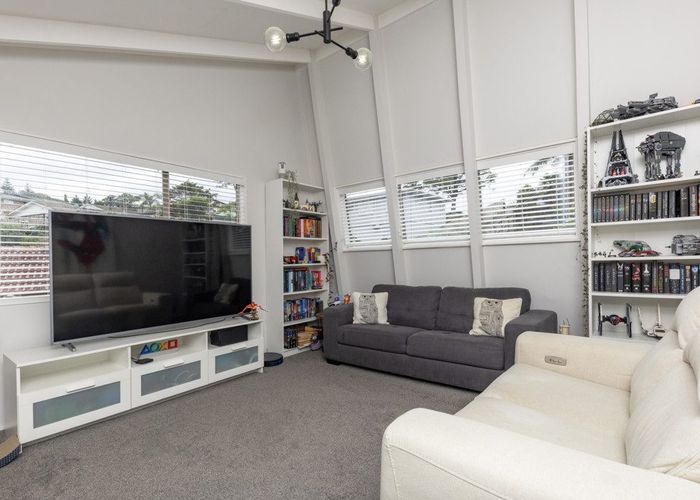  at 20 Bel Air Drive, Hillsborough, Auckland