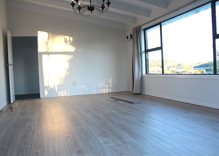  at 37 Woodstock Road, Forrest Hill, North Shore City, Auckland