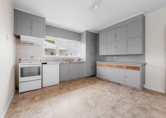  at 65 Clarkin Road, Fairfield, Hamilton