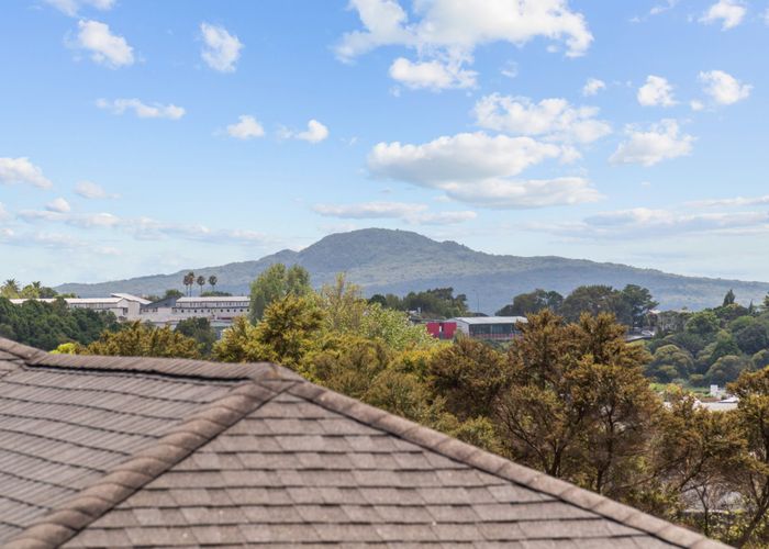  at 40 Rutherford Terrace, Meadowbank, Auckland