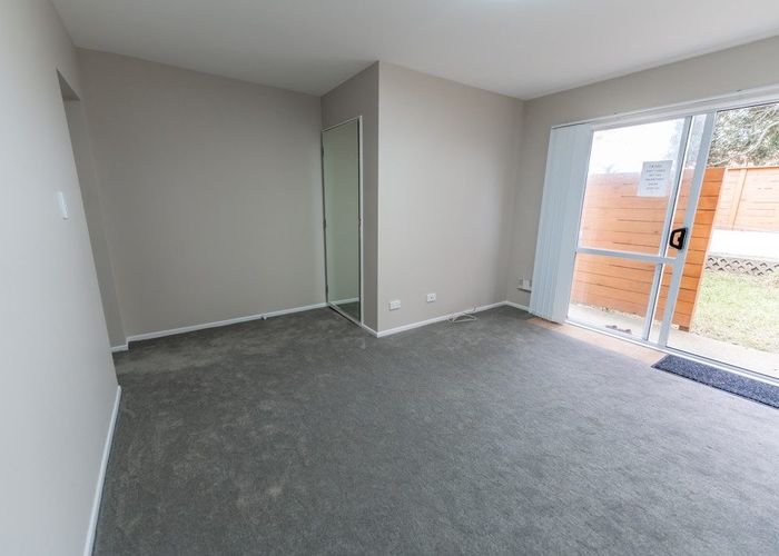  at 2/325 Mount Albert Road, Wesley, Auckland City, Auckland