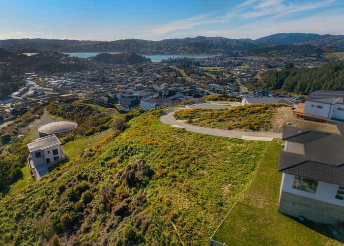  at 4 Stunsail Lane, Whitby, Porirua, Wellington