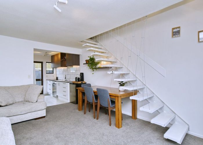  at 4/11 Burns Street, Sydenham, Christchurch