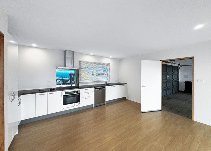  at 5 Stoneyridge Close, Mount Pleasant, Christchurch