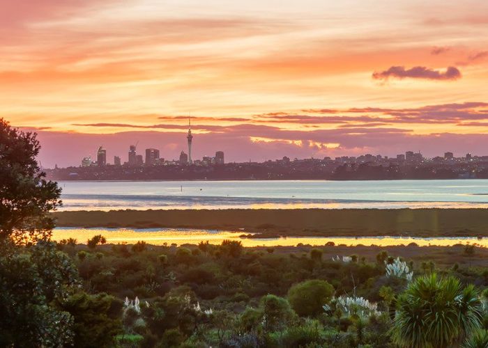  at 15 St Jerome Avenue, Te Atatu Peninsula, Waitakere City, Auckland