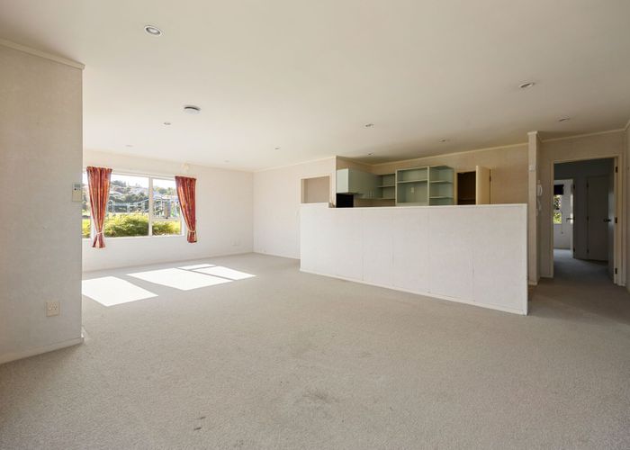  at 280 Grandview Road, Western Heights, Hamilton