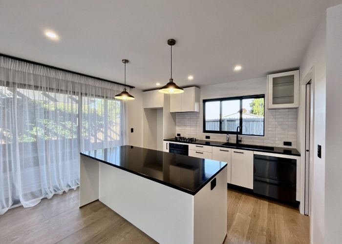  at 4b Alvaston Drive, Halswell, Christchurch City, Canterbury