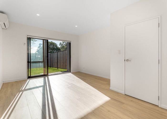  at 13 Eileen Newey Place, Henderson, Waitakere City, Auckland