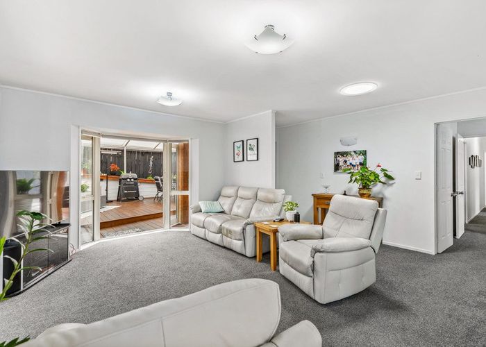  at 24 Millstream Drive, Henderson, Auckland