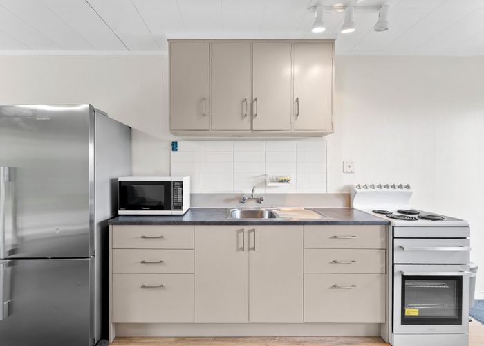  at 2/68A Ridge Road, Howick, Manukau City, Auckland