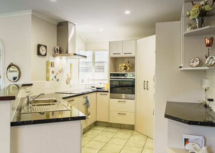  at 204 Frimley Oaks, Frimley, Hastings