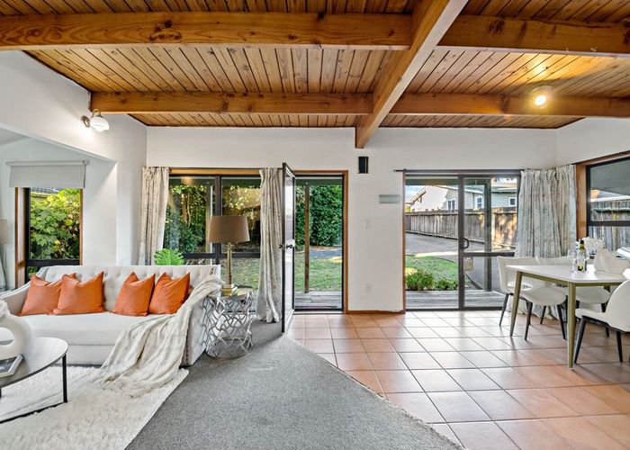  at 2/20 Brook Street, Milford, North Shore City, Auckland