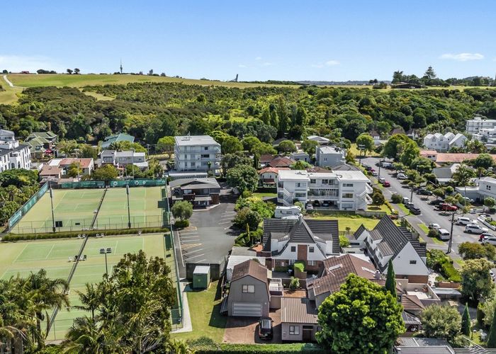  at 15 Marau Crescent, Mission Bay, Auckland City, Auckland