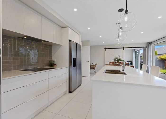  at 70 Penetaka Heights, Pyes Pa, Tauranga