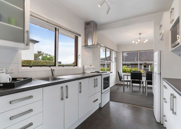  at 3/39 Eversleigh Road, Belmont, Auckland