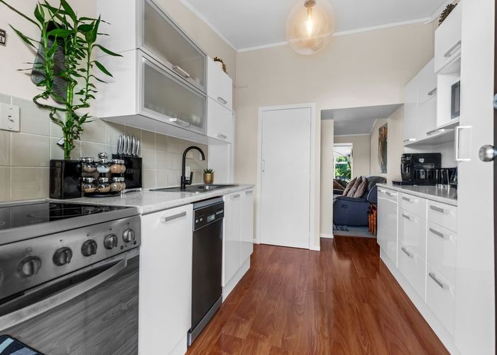  at 1/10 Alcock Street, Mount Wellington, Auckland