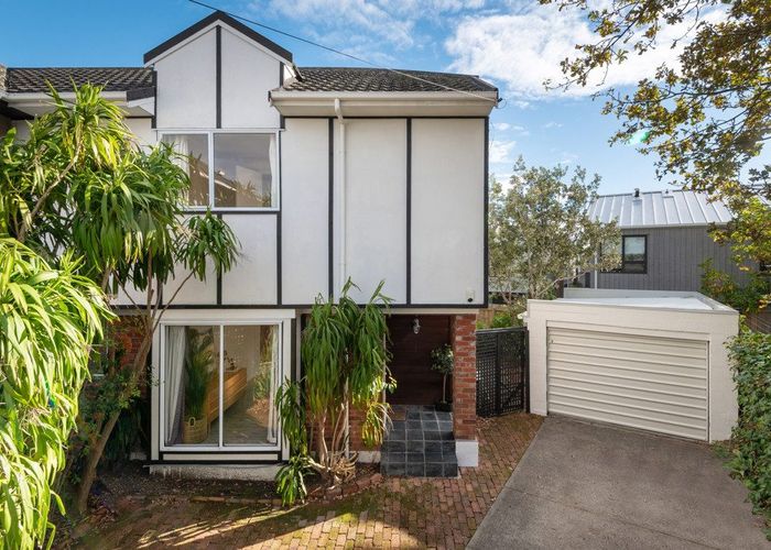  at 2/5 Stanley Ave, Milford, North Shore City, Auckland