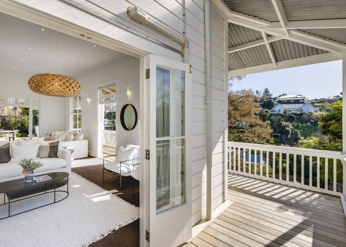  at 12 Hadfield Terrace, Bluff Hill, Napier