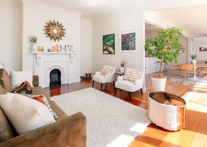  at 4 The Crescent, Roseneath, Wellington