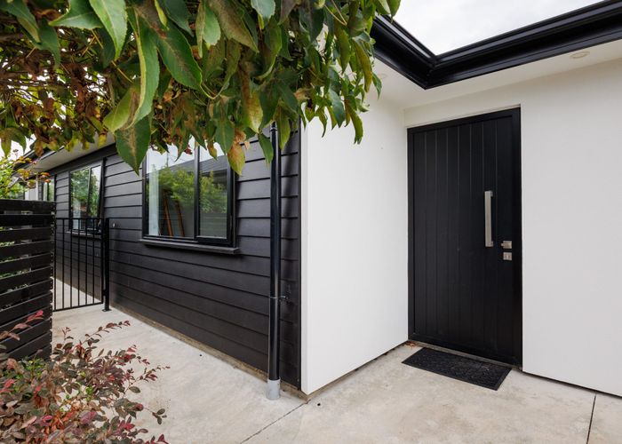  at 24B Roberts Line, Kelvin Grove, Palmerston North