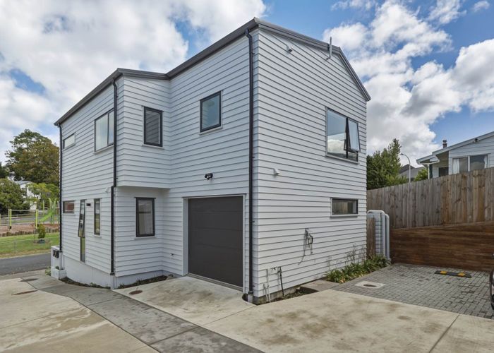  at 7D Buisson Glade, West Harbour, Waitakere City, Auckland